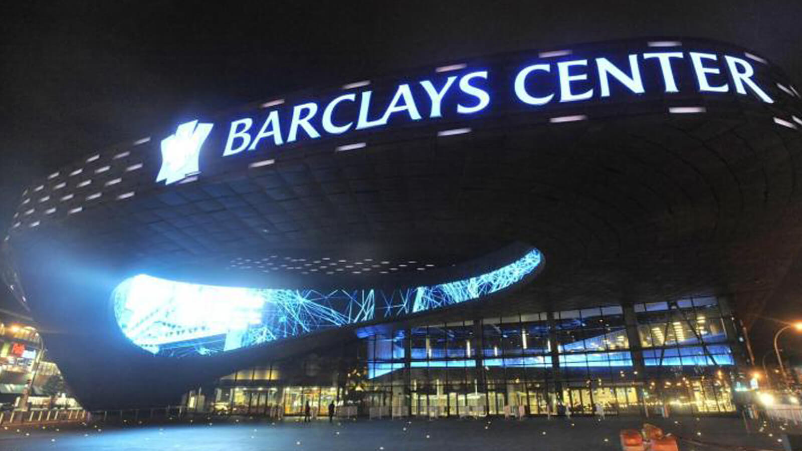 NBAバスケットチーム“ブルックリン・ネッツ”の本拠地「バークレイズ・センター」の名物LEDビジョン