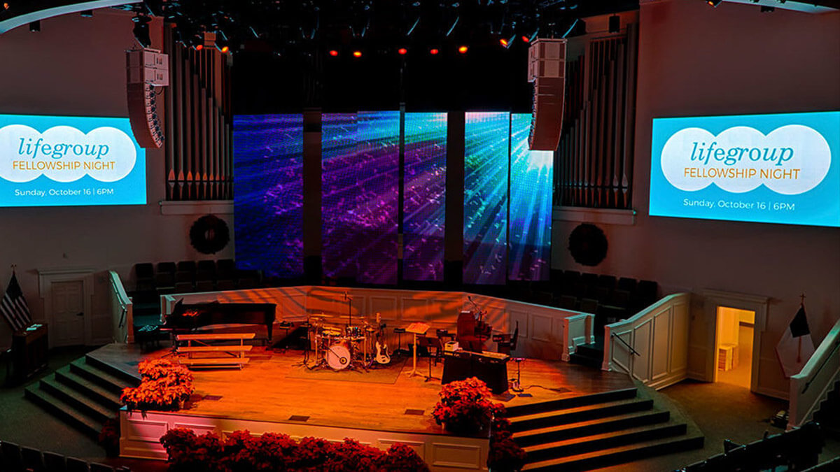 3000人を集めるアメリカの“教会”に設置された革新的LEDビジョン「First Baptist Church」