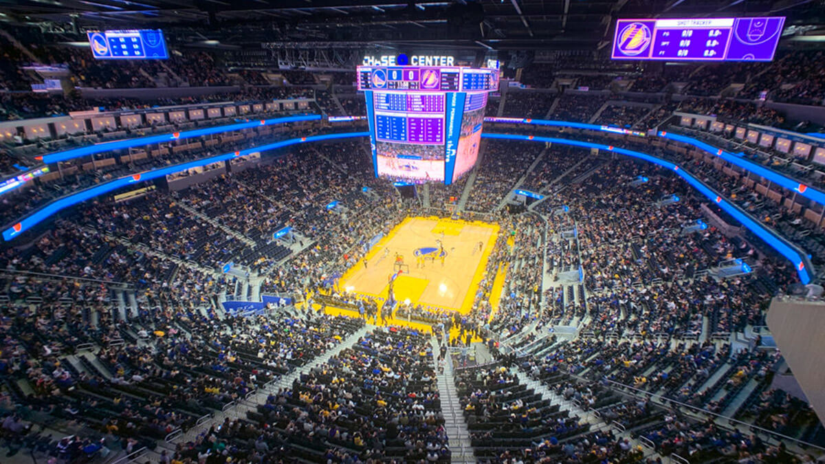 NBAバスケット“ウォリアーズ”の新本拠地「チェイス・センター」がついに完成！360度超巨大スクリーンが誕生