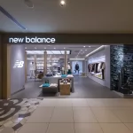 new balanceNEWoman新宿